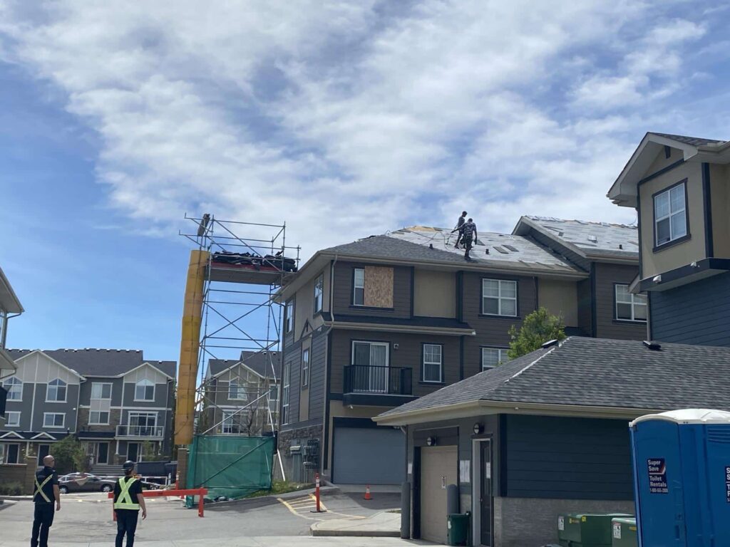 Roofing-Crew Roofing Crew